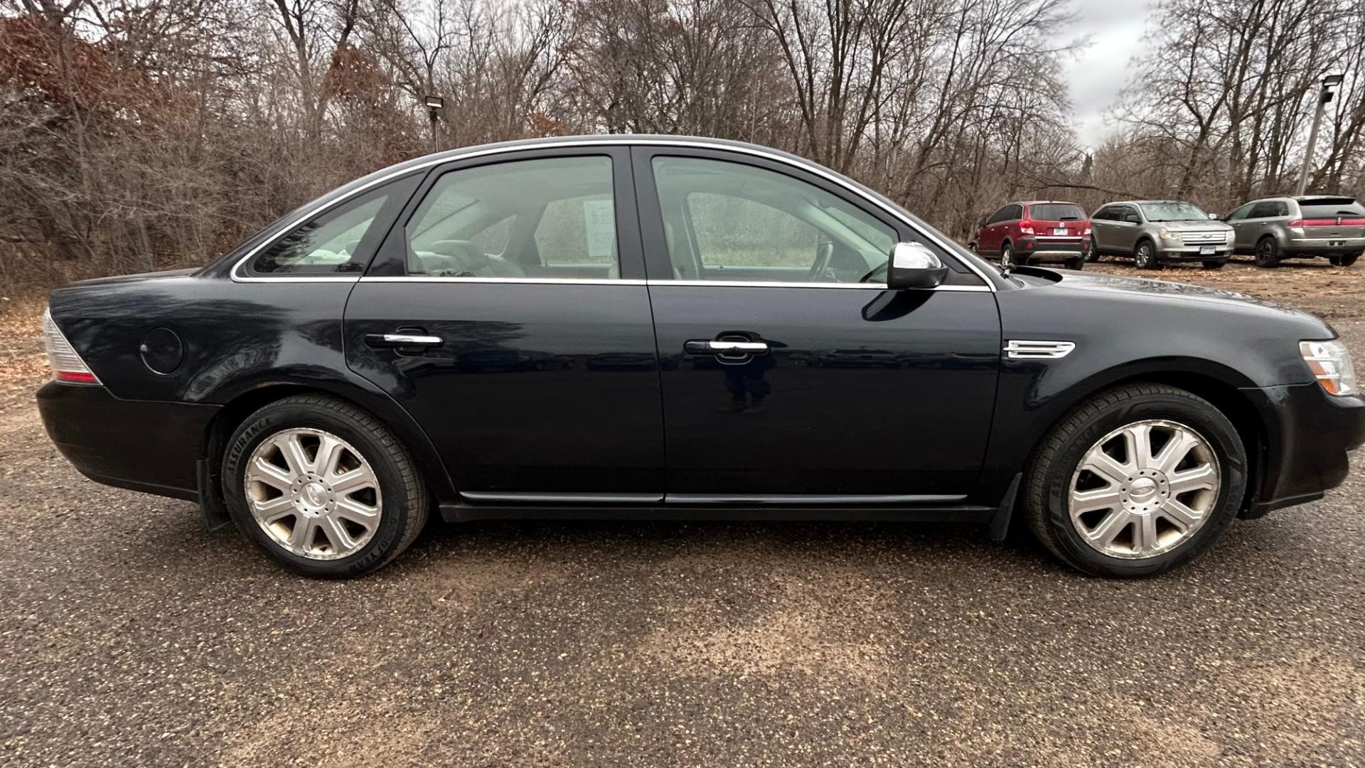 2008 Ford Taurus (1FAHP25W48G) , located at 17255 hwy 65 NE, Ham Lake, MN, 55304, 0.000000, 0.000000 - Photo#3